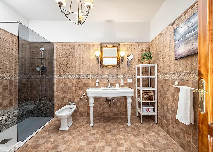 La Casa Del Artista, Centro Historico, Privadas En Casa Compartida Bed & Breakfast Las Palmas de Gran Canaria